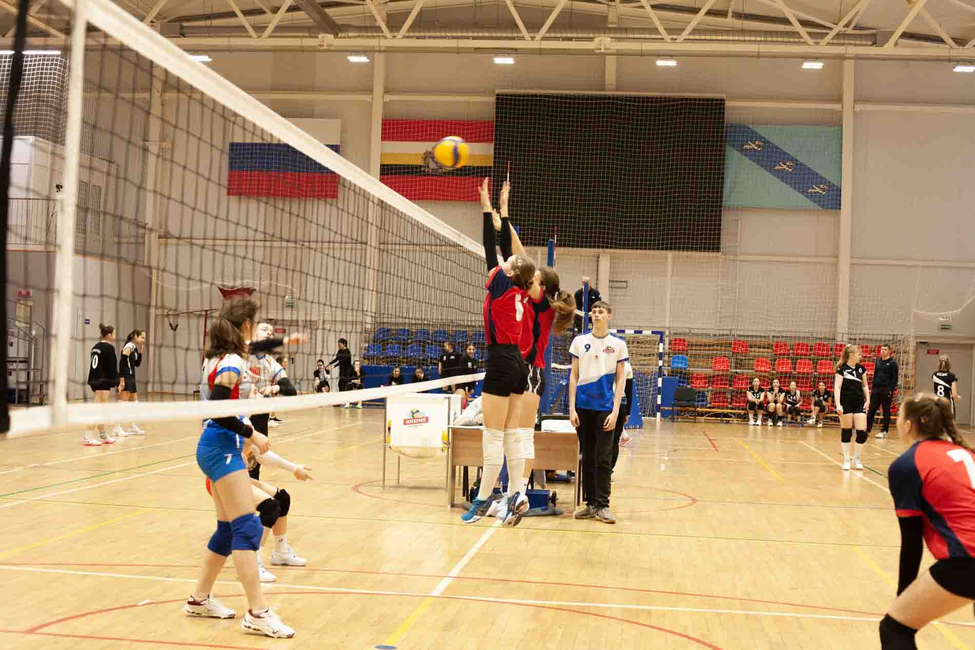 Kuryanochka And Mercury Volleyball Club 5